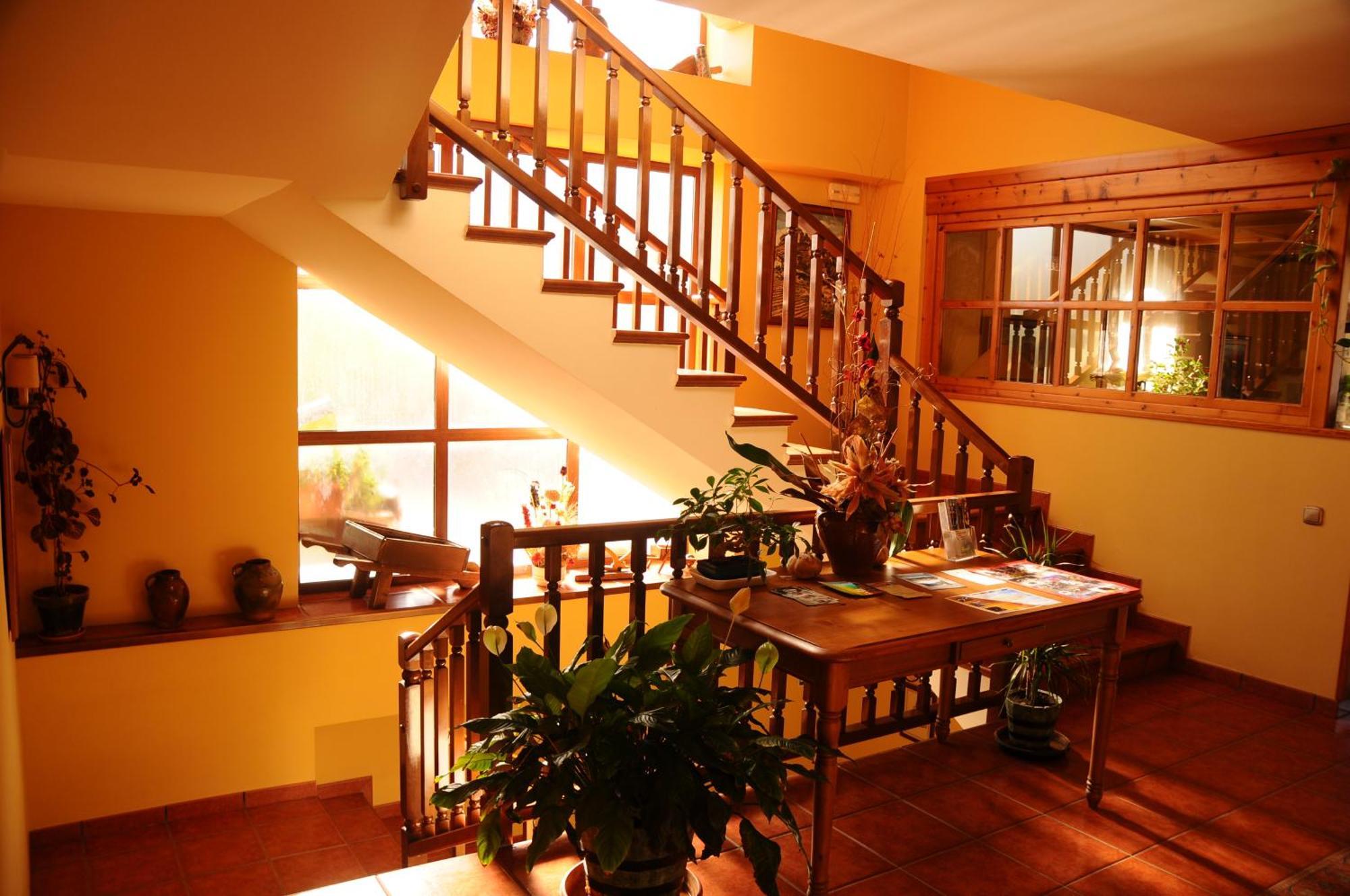 Hotel Arnal Escalona Екстериор снимка