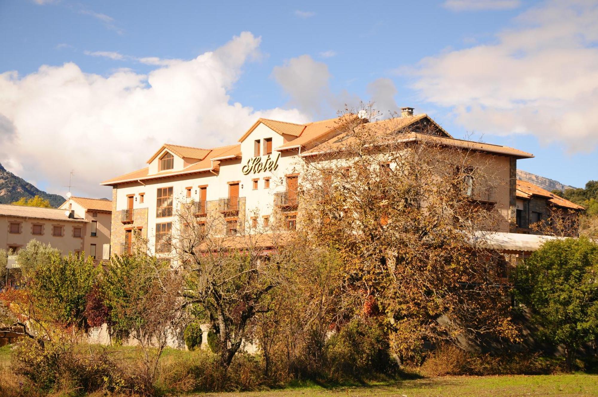 Hotel Arnal Escalona Екстериор снимка