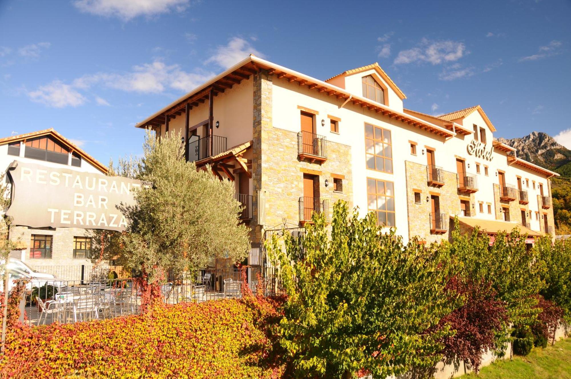 Hotel Arnal Escalona Екстериор снимка