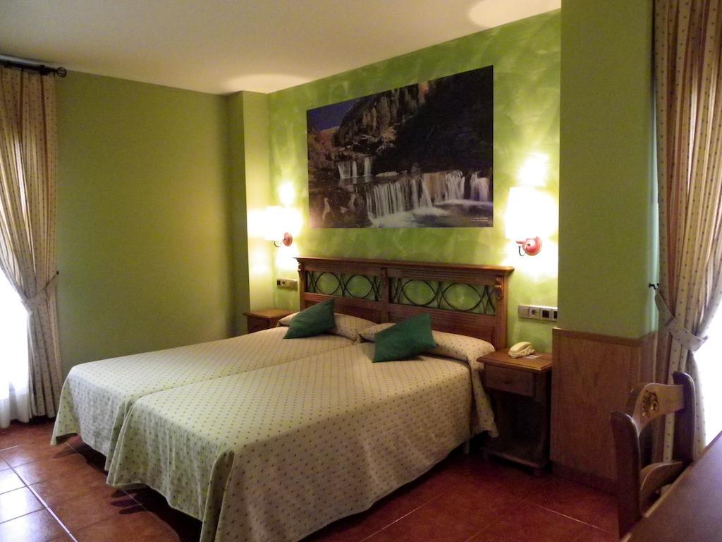 Hotel Arnal Escalona Екстериор снимка